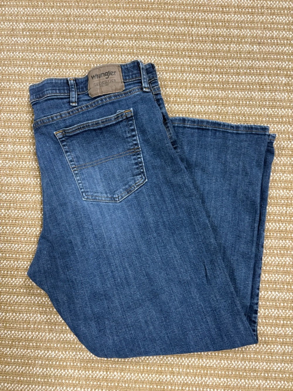 Wrangler Authentics Men's Blue Jeans 38x29 Relaxed Fit Straight Leg